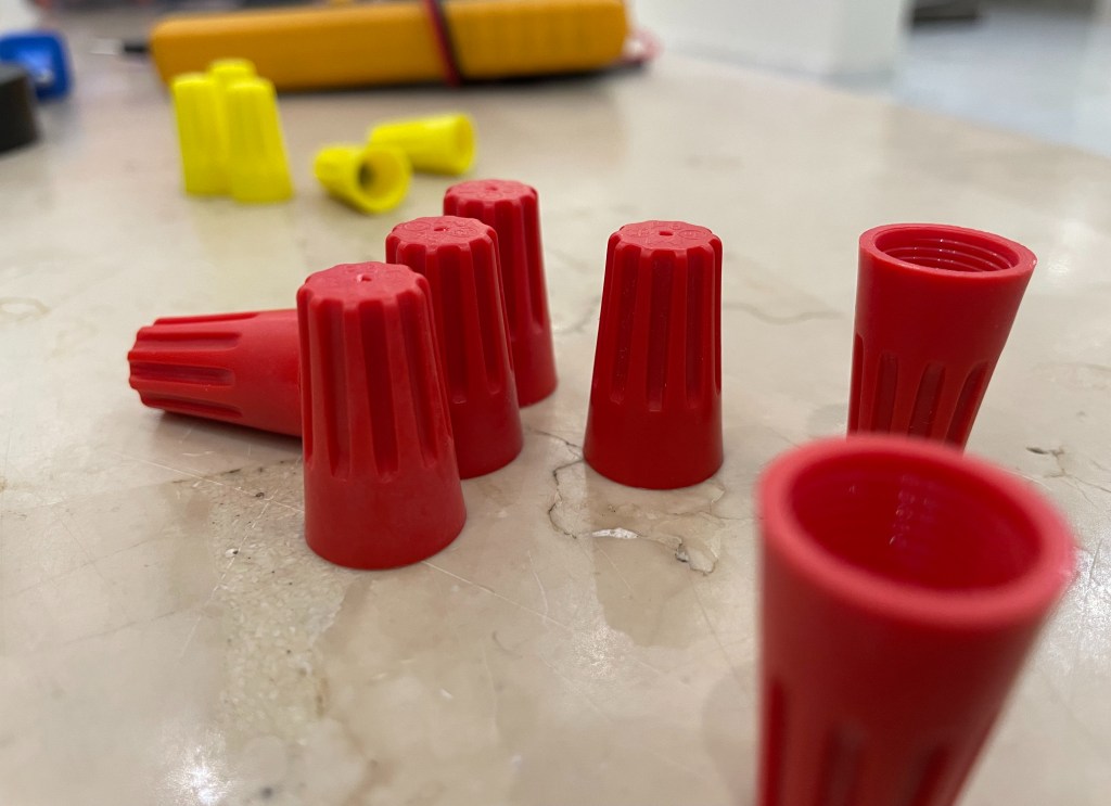 موصل اسلاك كهربائية